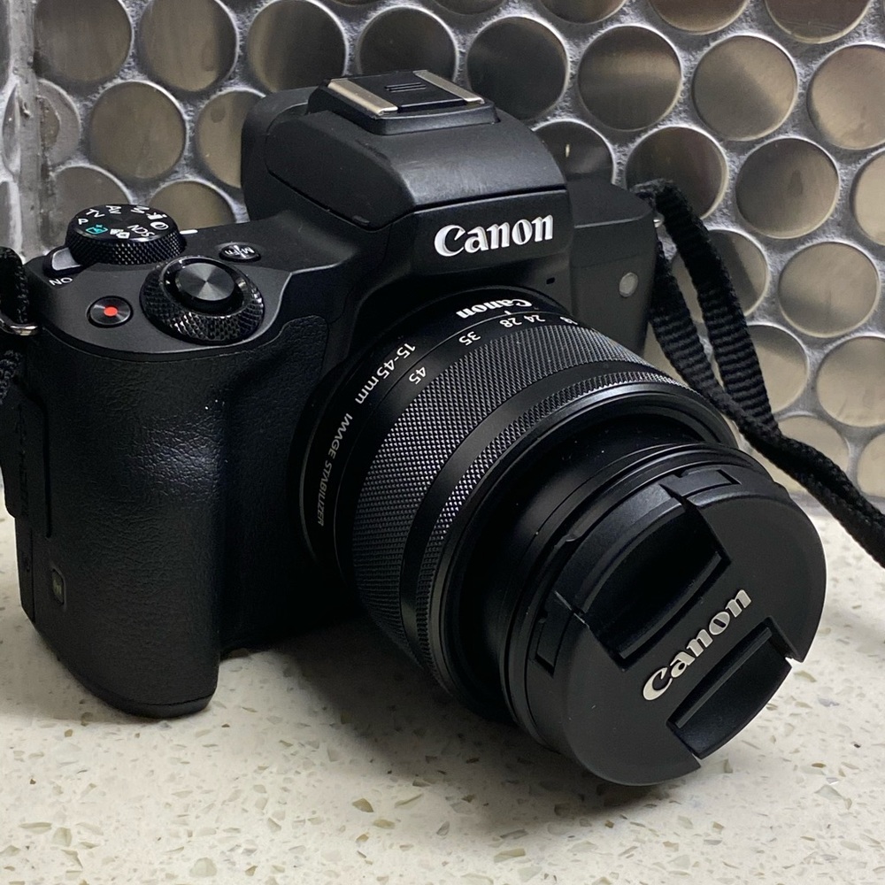 Canon Camera EOS M50 15-45mm